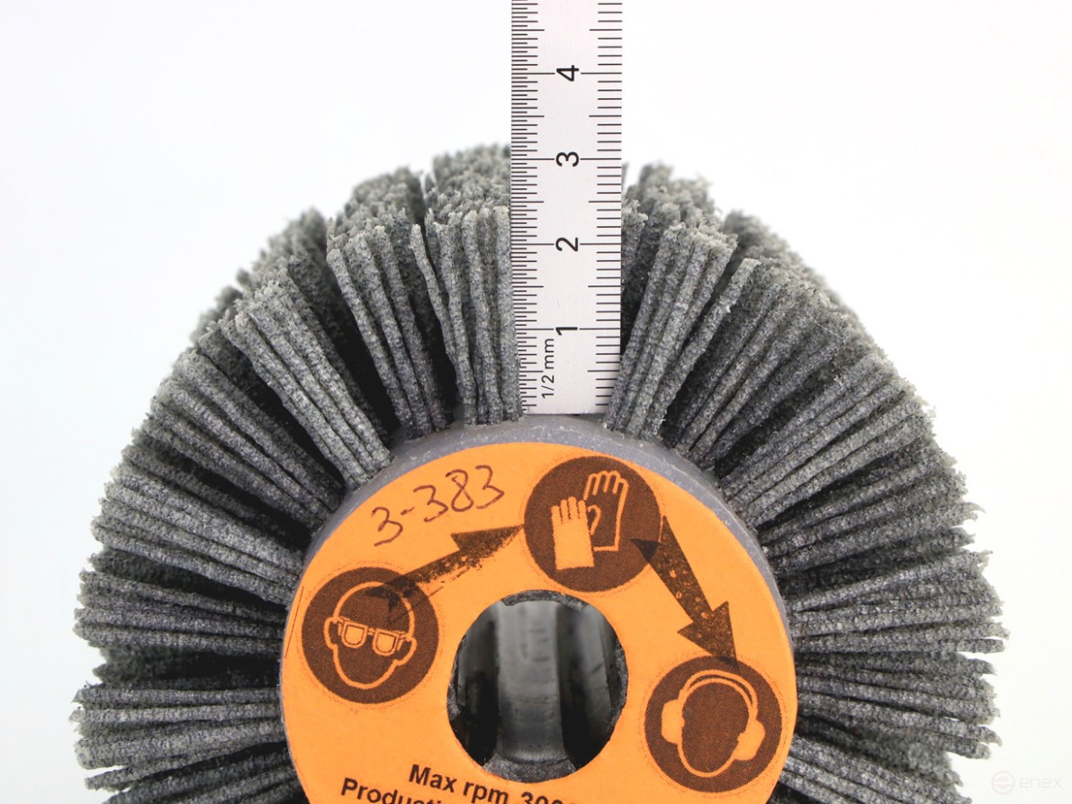 Щетка Д110*100*19+4 паза, ворс полимер-абразив P60 по дереву для щеточных шлиф машин с валом Д19+4 (3-383)