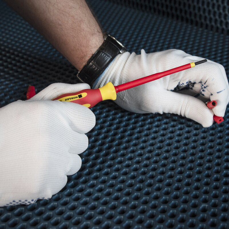 Dielectric screwdriver NORGAU Industrial slotted 2.5 x 75 mm, N171