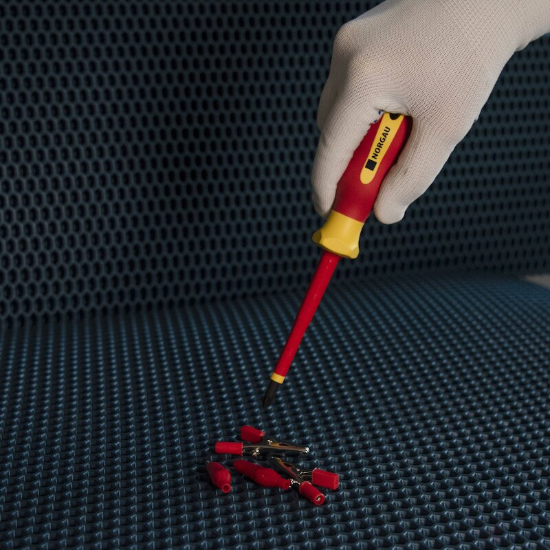 Отвертка диэлектрическая крестовая NORGAU Industrial PZ2x100 мм, тип N171