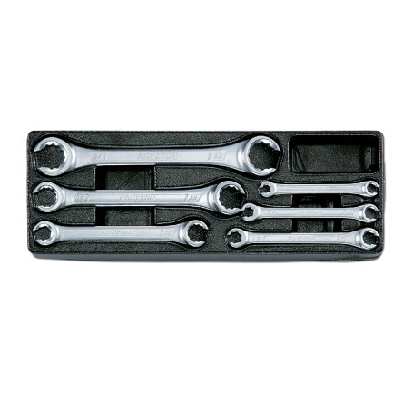 A set of split keys in a box, 8x9-24x27, 6 items