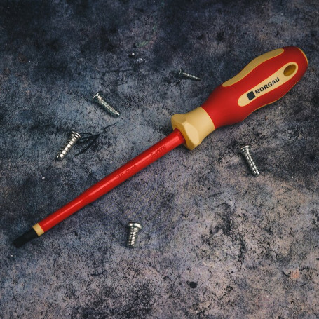 Отвертка диэлектрическая NORGAU Industrial шлицевая 5.5х125 мм, N171