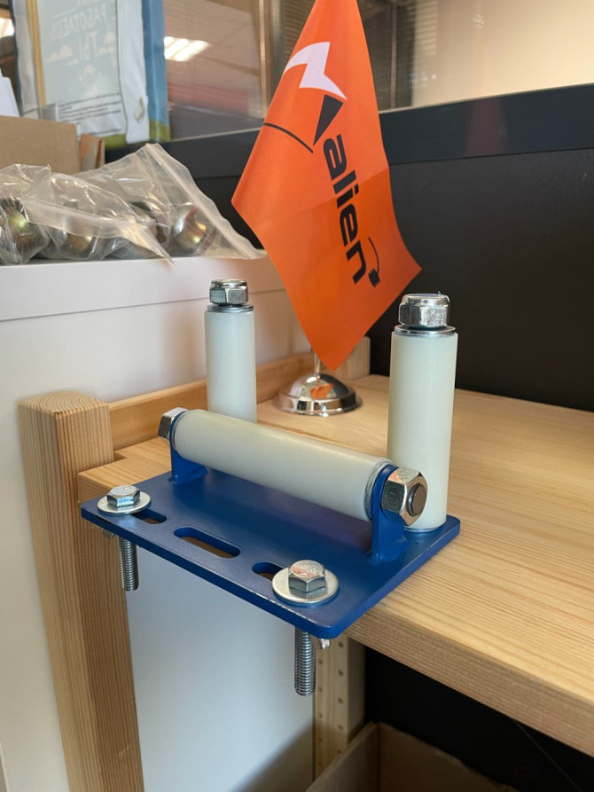 Straight cable roller for perforated cable tray RL-KL-100/150 MALIEN