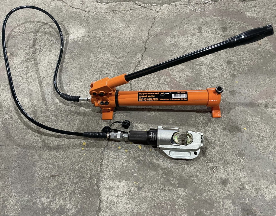 Manual hydraulic two-stage pump RNG-7010 (700 bar, 1.0 L, RVD 1.8 m) MALIEN