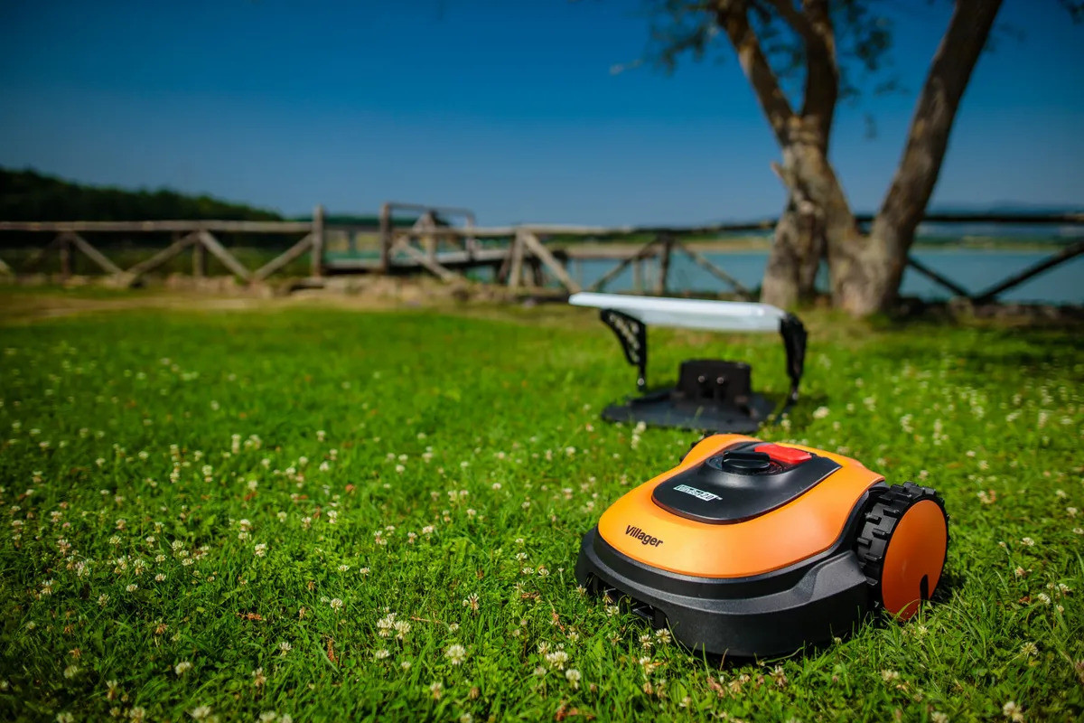 Робот-газонокосилка Villager Villybot 2.0