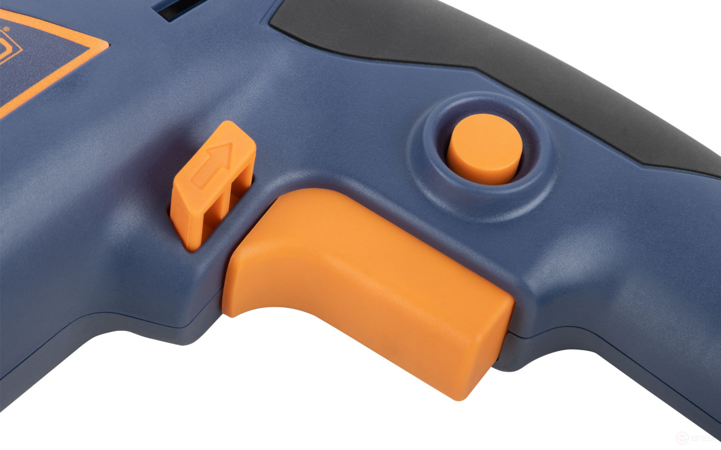 MAX-PRO Дрель ударная 710 Вт; 0-3000 об/мин; ключевой патрон 1,5-13 мм; 2 кг; антивибрационная ручка; резиновые вставки; кор.