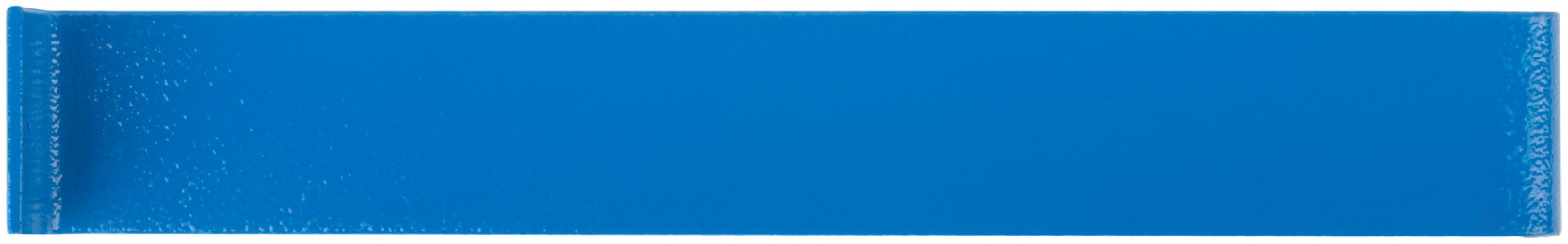 A bracket for laying laminate