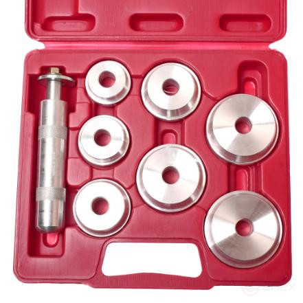 A set of tools for mounting bearings and oil seals in a JTC case