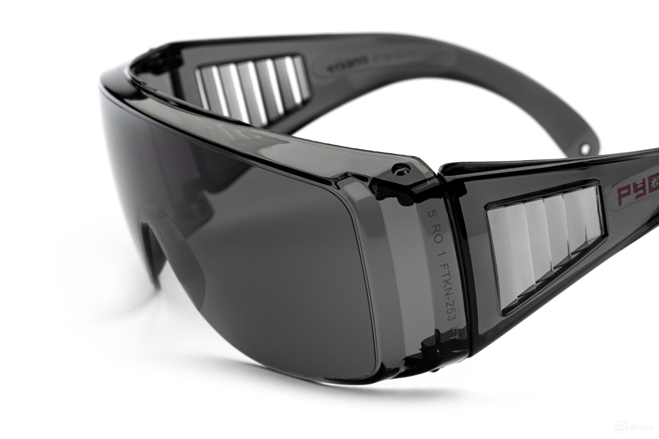 Protective glasses Spectrum dark of the RUSOKO trademark