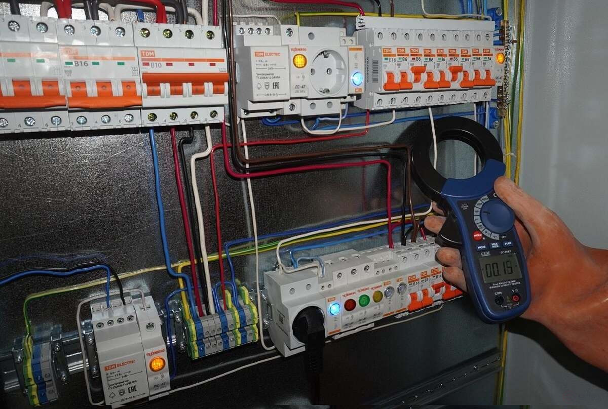 DT-9812 Токовые клещи измерение тока утечки