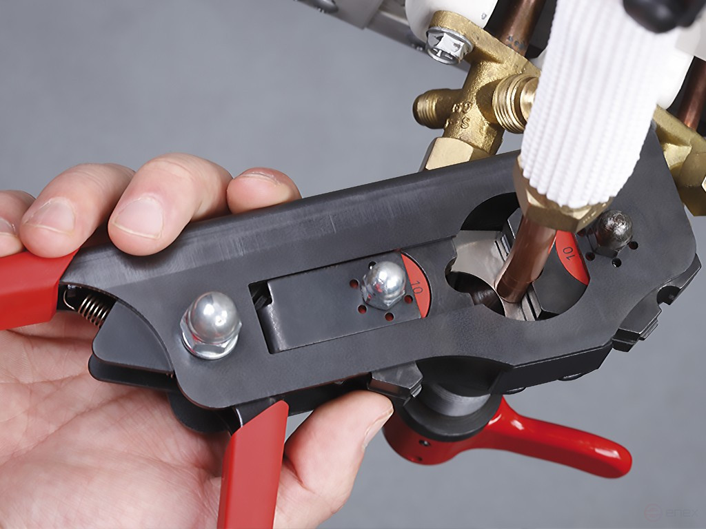 The ROFLARE REVOLVER Camber 1/4 - 5/16 - 3/8 - 1/2 - 5/8 - 3/4"