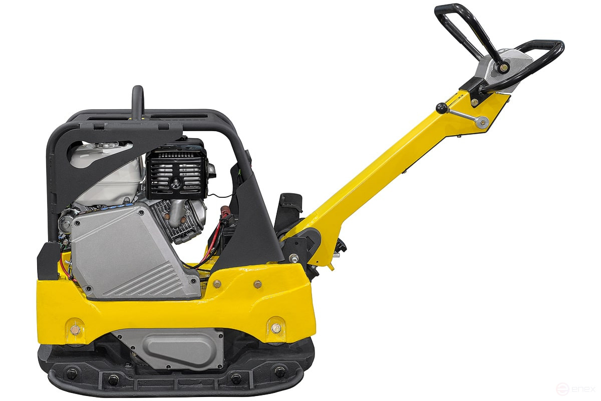 Reversible vibrating plate TSS-CP-320 (hydraulic drive, electric start, battery) with headphones