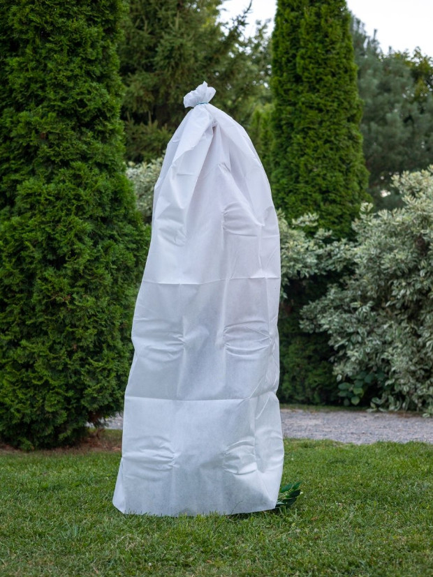 Covering material spunbond 1.2 x 2.5 m, 3 pieces