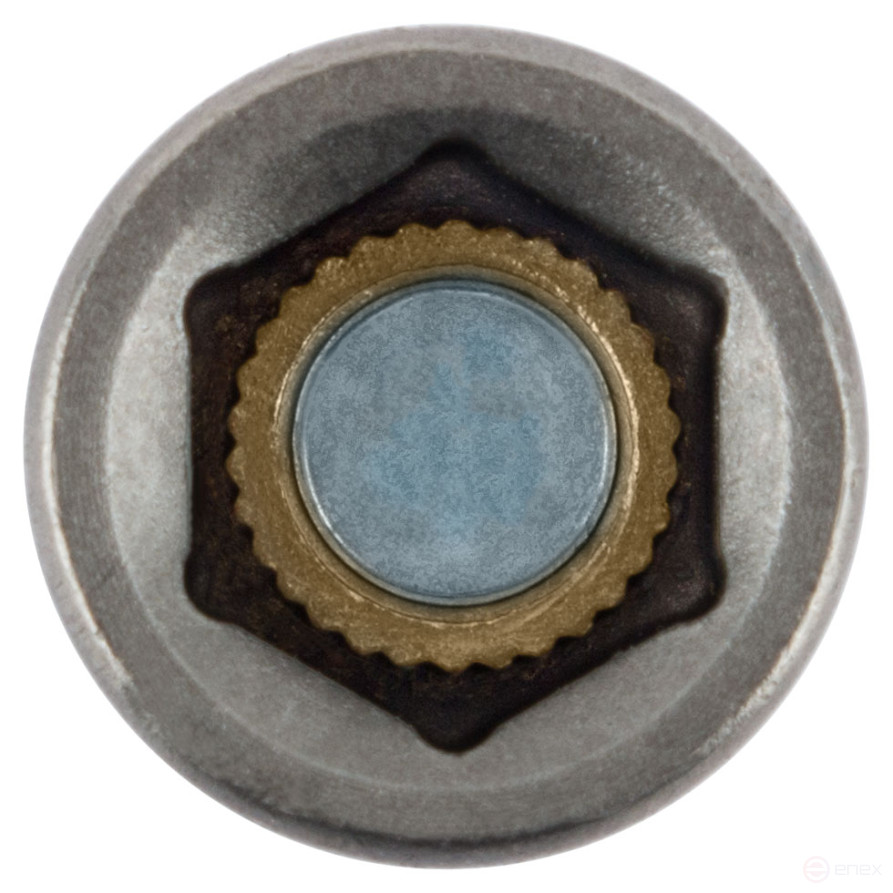 Adapter with an 8x65mm socket head