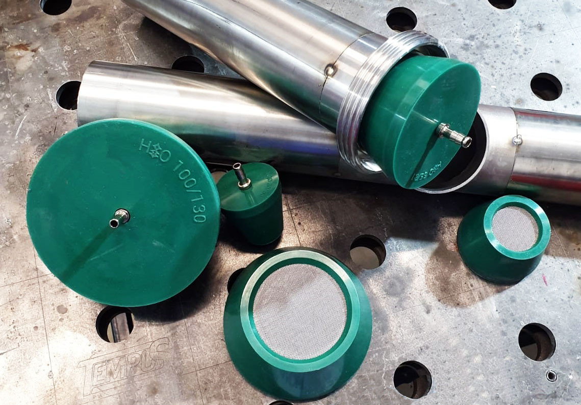 Plug 80 - 110 mm with a hole without a sprayer