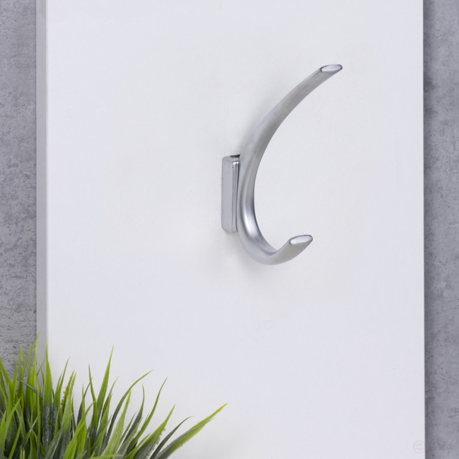 Крючок меб. двухрожковый мет. SKY хром матовый AKS