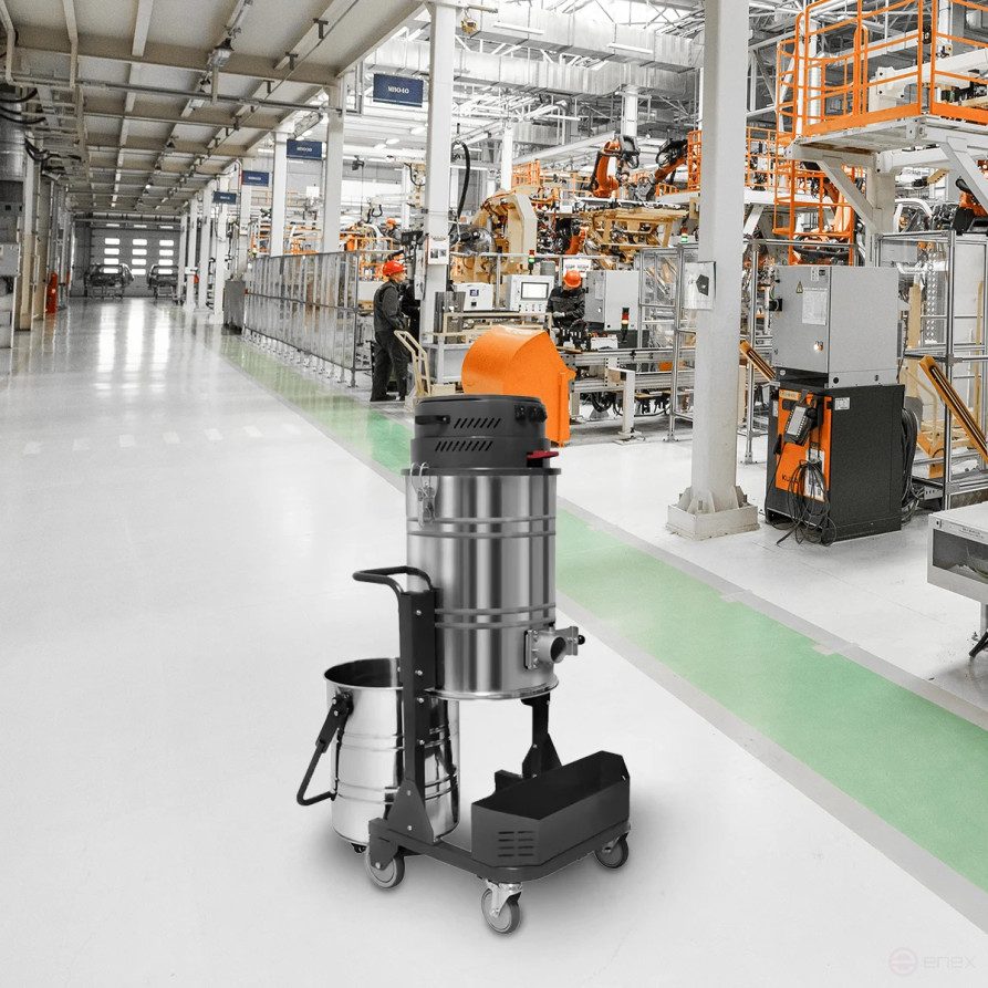 Трехтурбинный промышленный пылесос 220B для сухой и влажной уборки PVC3 L100