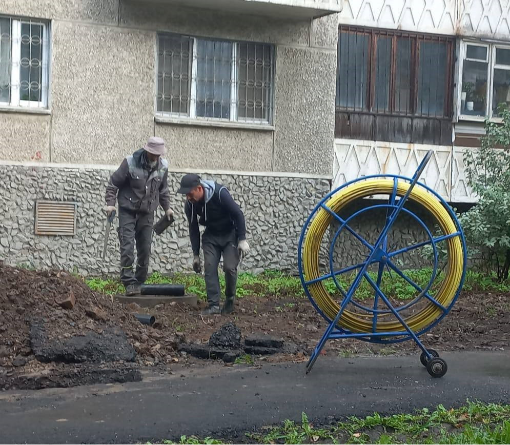 Устройство для затяжки кабеля на тележке УЗК 11/300, стеклопруток Д=11 мм, длина=300 м МАЛИЕН (в комплекте с наконечниками и ремонтными соединителями)