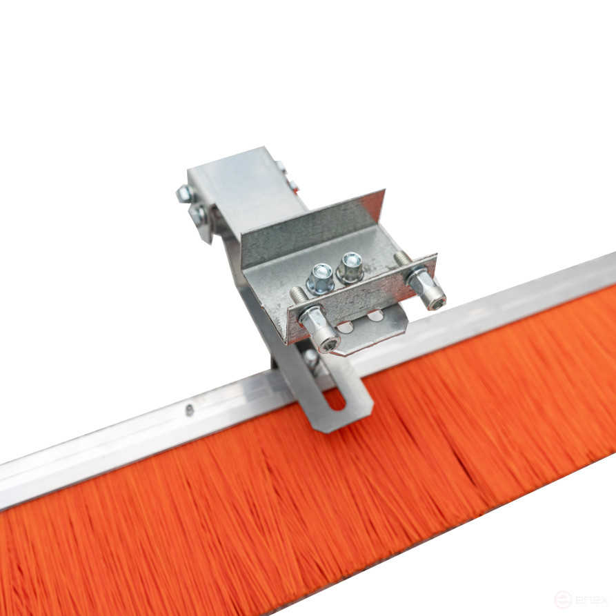 Крепление с жесткой щеткой для стальной усиленной гладилки. Арт. 3004. Серия ПРОФИ.