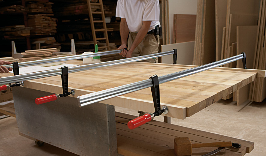 TGK40 Струбцина из ковкого чугуна 400/120, усилие: 7 кН, c деревянной рукояткой, для повышенных нагрузок, полая рейка