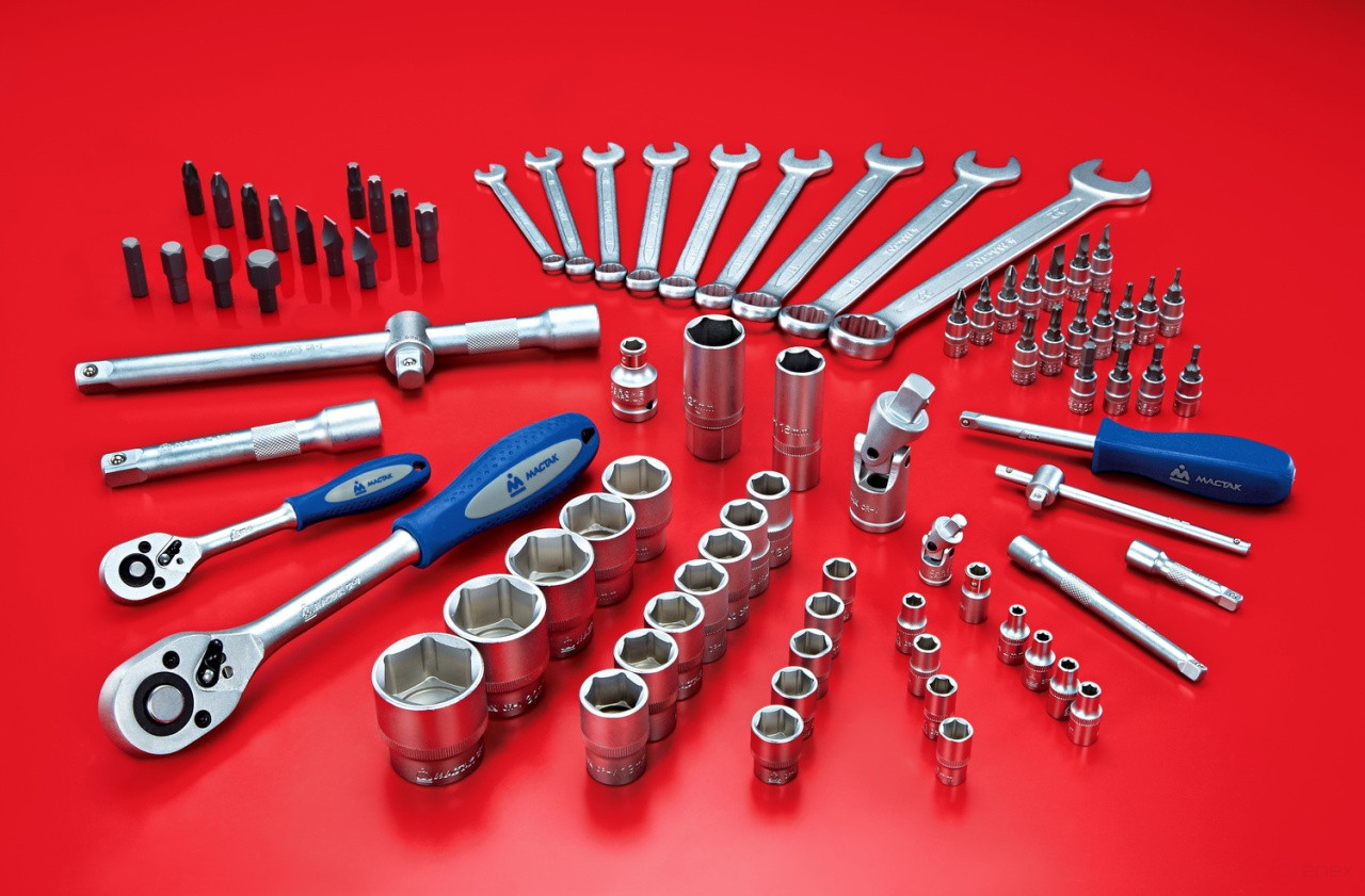 Universal tool kit, 82 items MASTER 01-082C