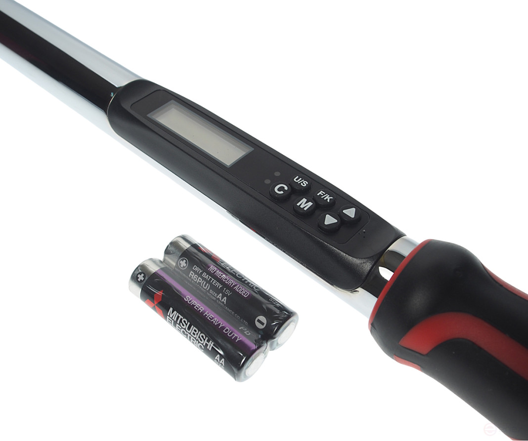 Ключ динамометрический 1/2" 17-340Нм 665мм с цифровой индикацией JTC