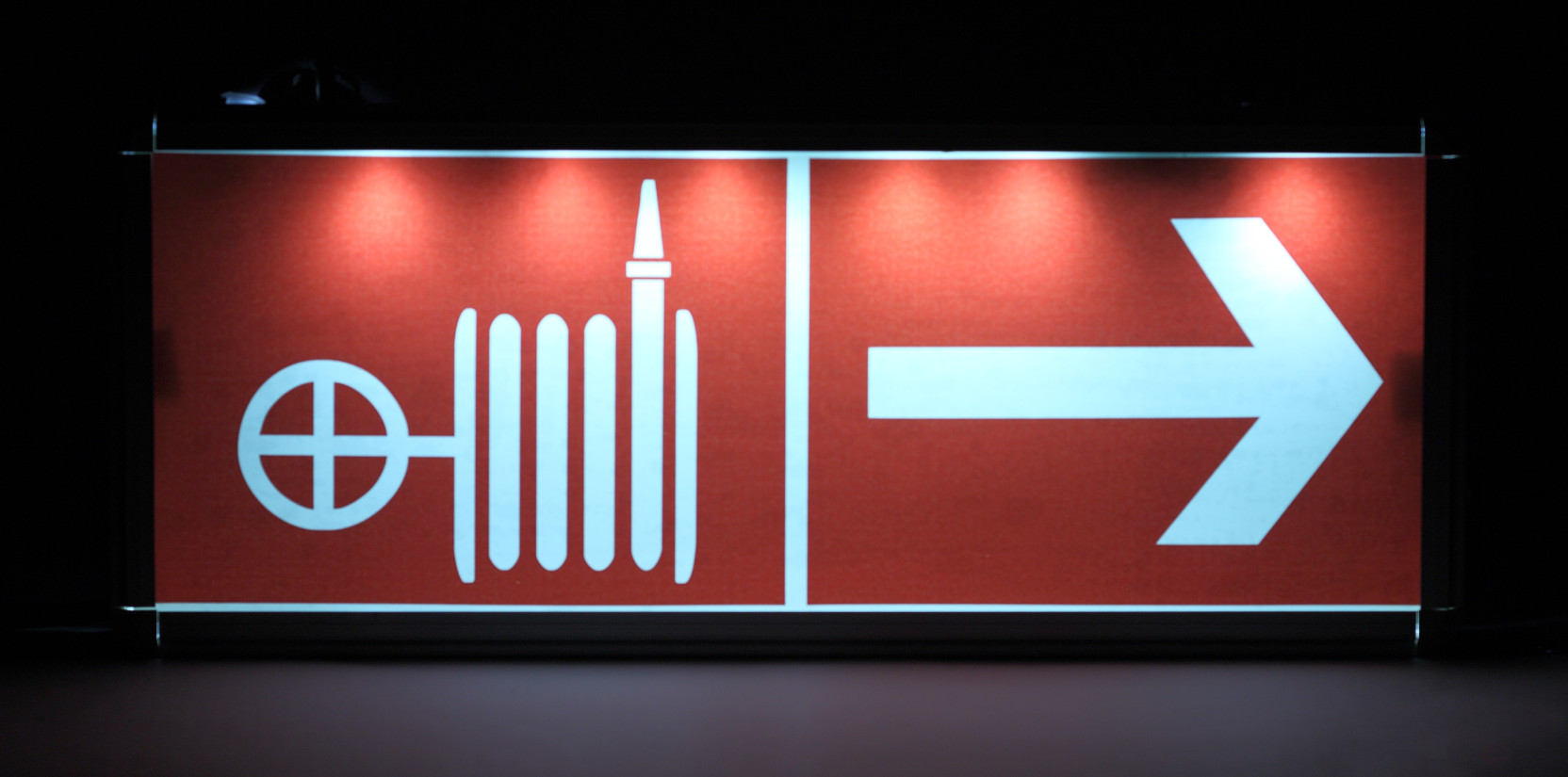 Аварийный светильник ЭРА SSA-101-0-20 светодиодный 3ч 3Вт без текста стикер 350х140 мм односторонний