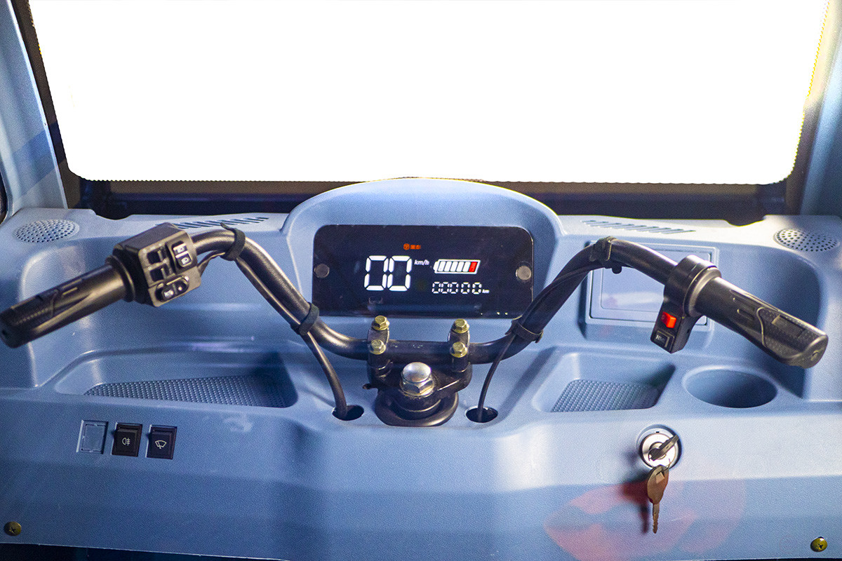 Грузовой электротрицикл Rutrike КАРГО Кабина Дуал, серый