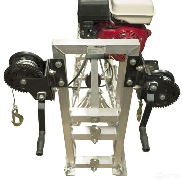 Head section 3 m of the GROST SVR vibrating rack with a Honda GX160 engine