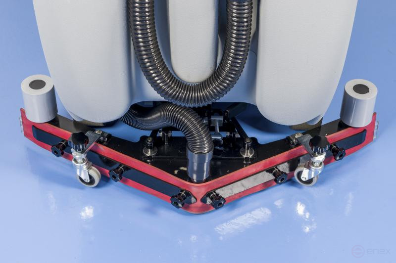 ECOSTAR 55 NEW battery cleaning machine with operator