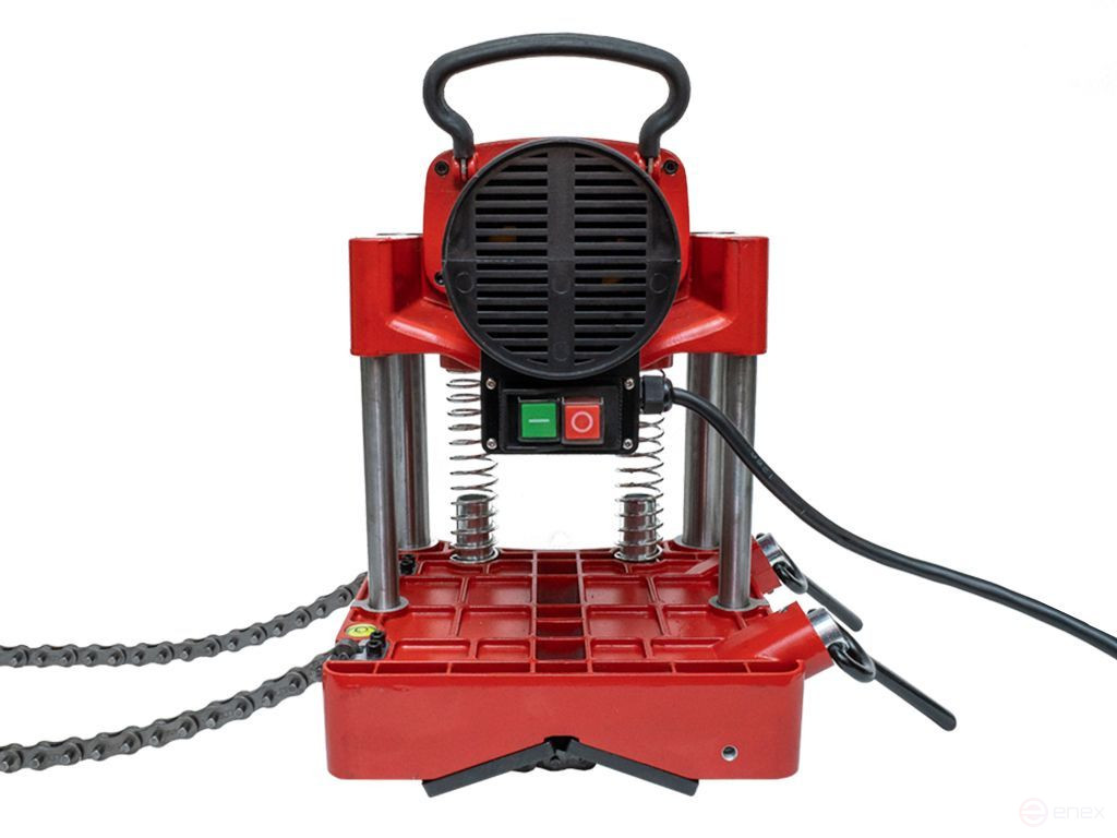 SDM152 machine for cutting holes in pipes