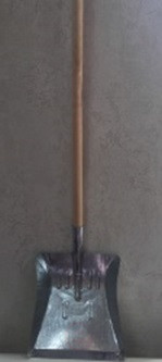 Лопатка детская снеговая с черенком Оцинковка