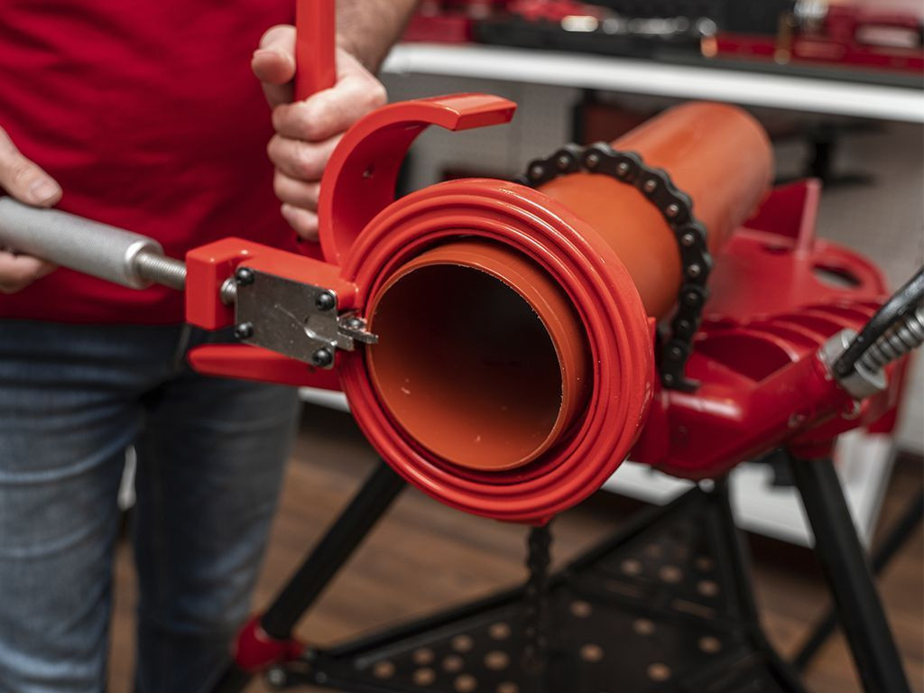 V-CUT110 cutting and chamfering device