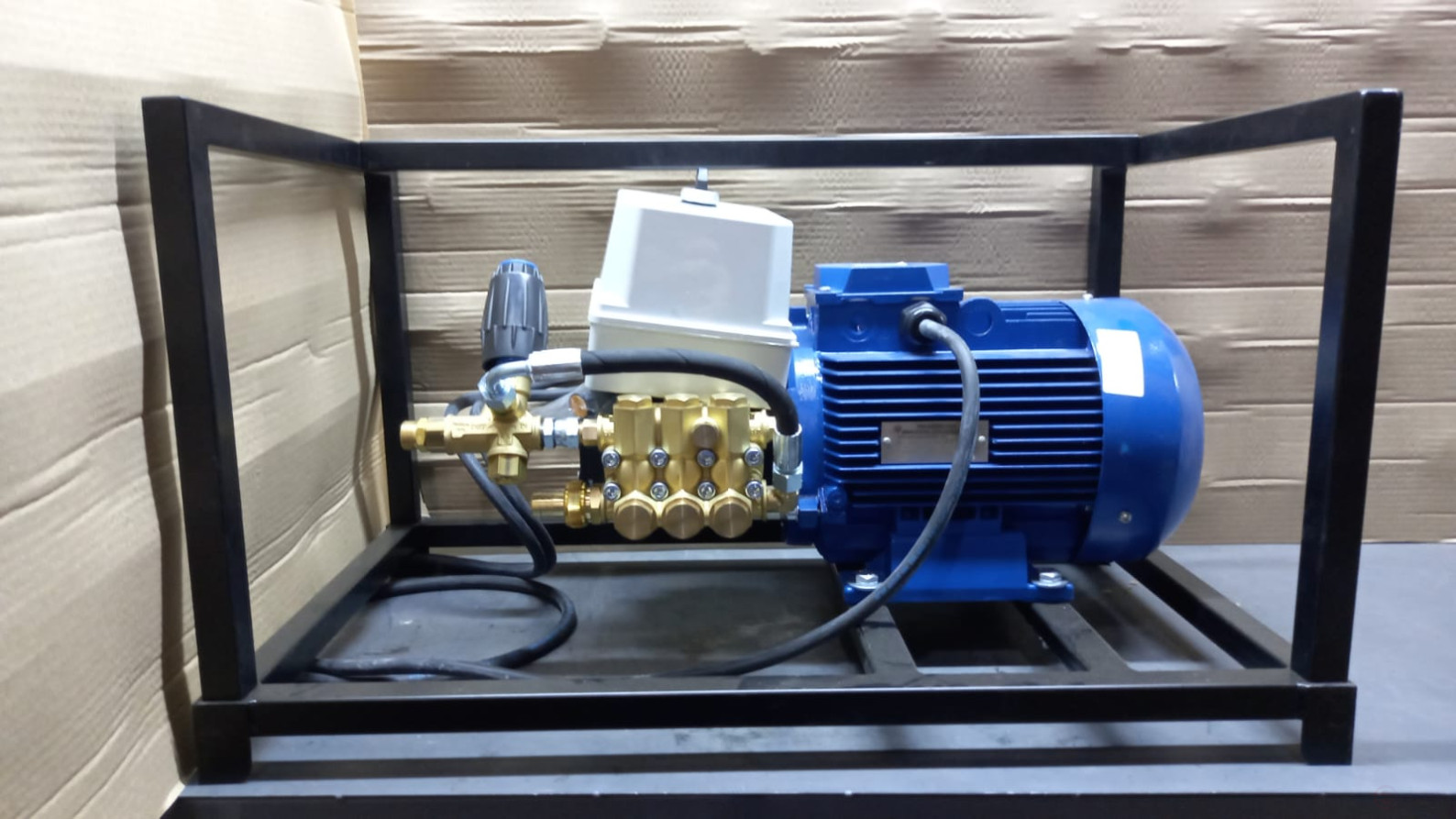 ACG АВД LUXOR RR 90.250 BP Аппарат высокого давления стационарный на раме