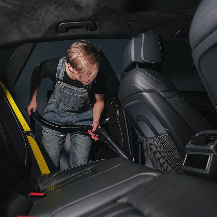 Vacuum cleaner for dry and wet cleaning BORT BAX-500E