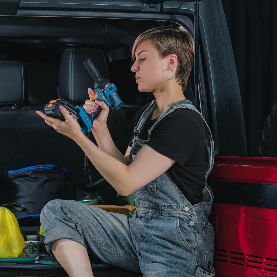 Гайковерт аккумуляторный BORT BSR-21U (2x4Ач+ЗУ)