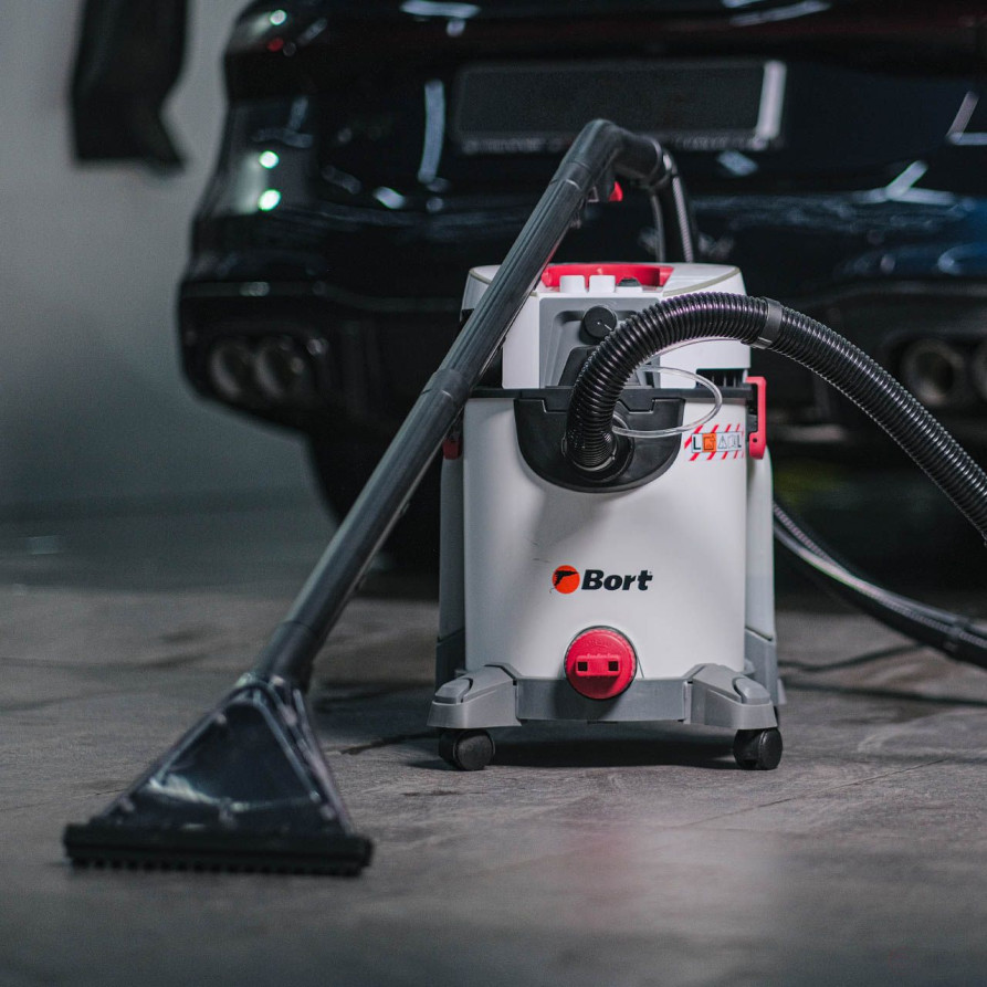 Vacuum cleaner for dry and wet cleaning BORT BAX-500E
