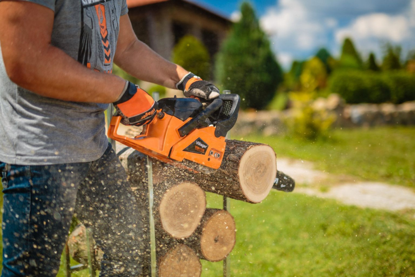 Бензиновая цепная пила Villager VGS 410 S 1500 Вт (2,04 л.с)