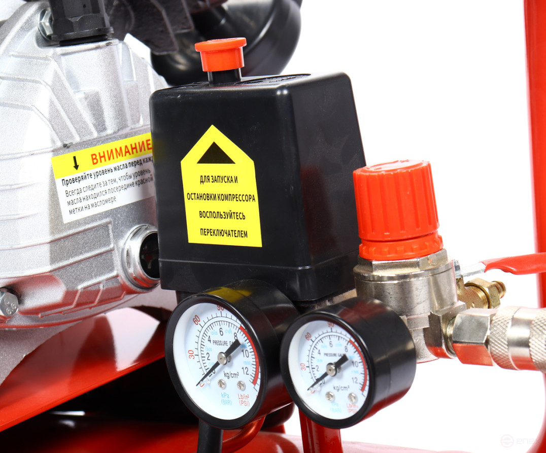 Pneumatic compressor 220V 2.2kW 8atm. 250L/min. receiver-50L serving. with a straight line. priv. The V-image. GTE