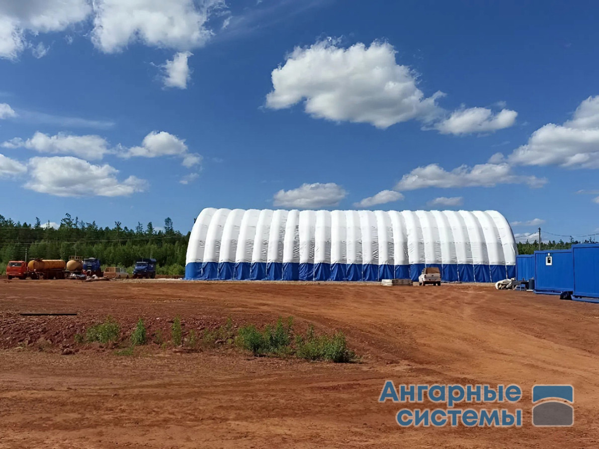 Inflatable PVC hangar for universal use