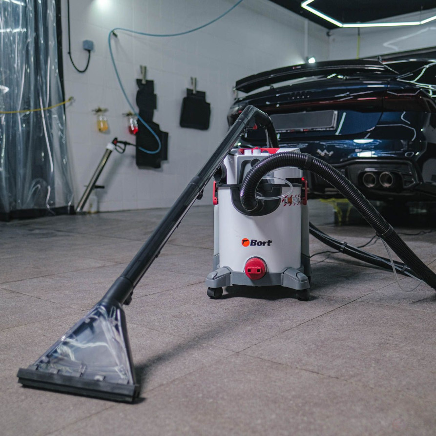 Vacuum cleaner for dry and wet cleaning BORT BAX-500E