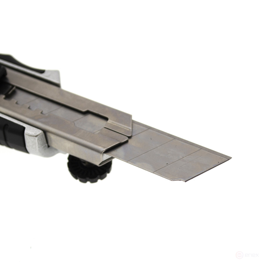 Нож канцелярский 18мм, металл корпус, ПРОФИ, обойма, фиксатор на корпусе, 5 лезвий, Чеглок (12/96)