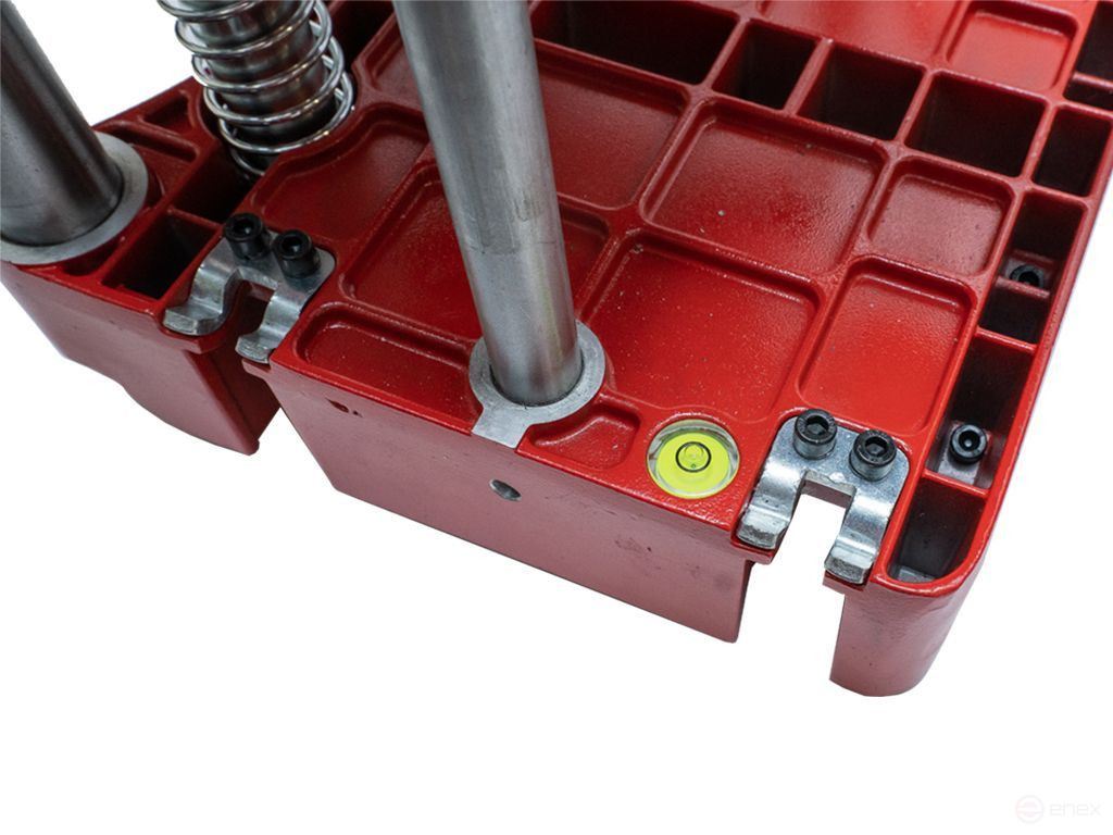 SDM152 machine for cutting holes in pipes