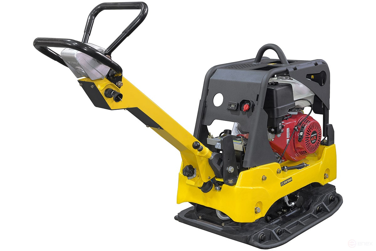 Reversible vibrating plate TSS-CP-320 (hydraulic drive, electric start, battery) with headphones