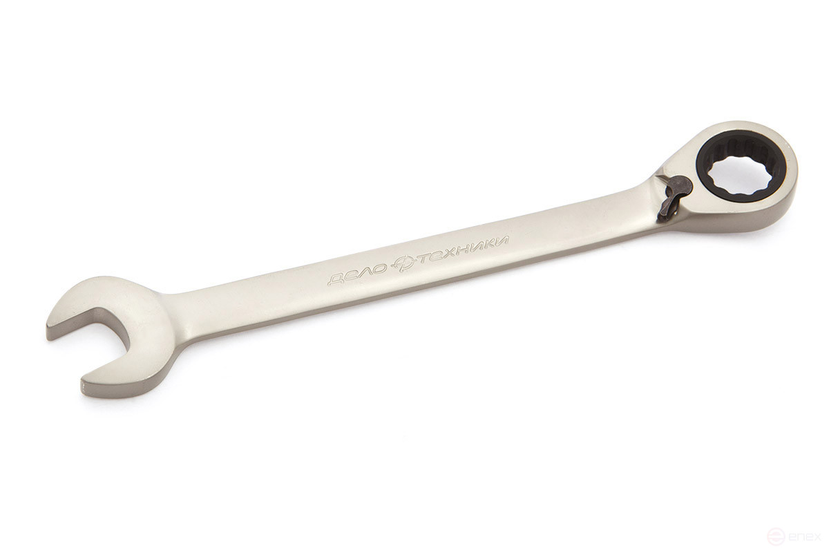 Combination ratchet wrench with a 15 mm switch