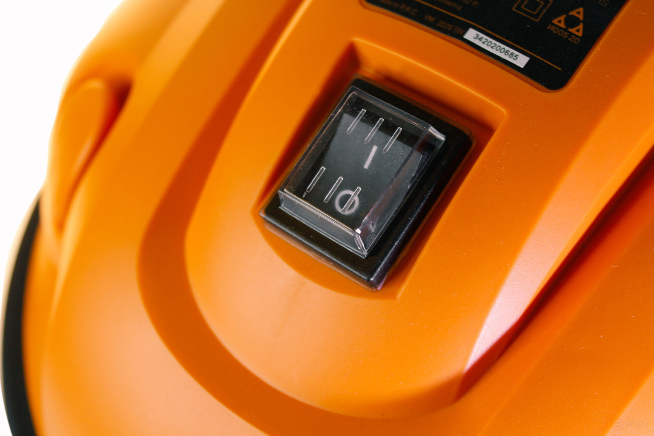 Строительный пылесос для сухой и влажной уборки Villager VVC 10 HU, 1200 Вт