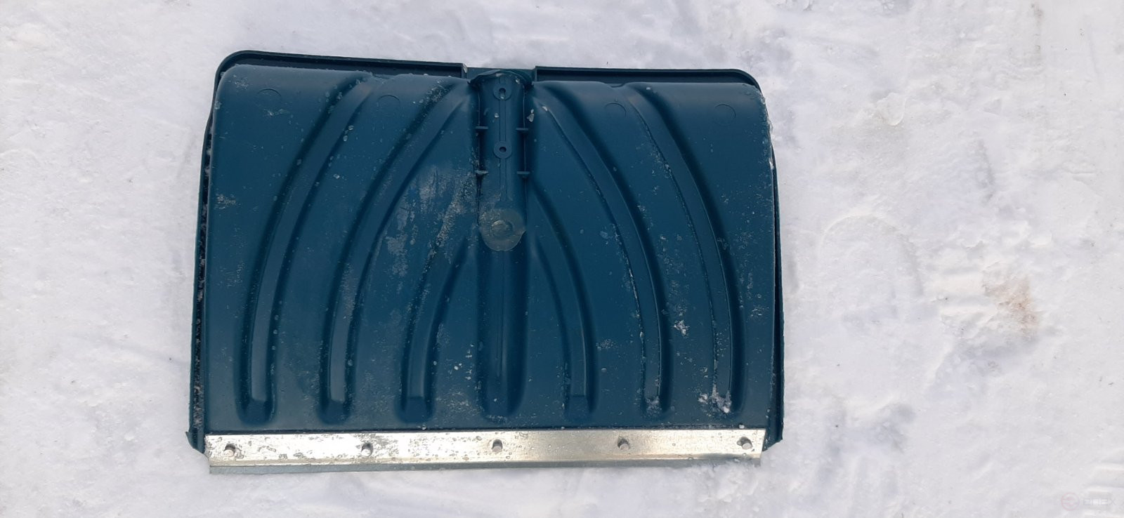 Snow shovel 440x315mm "Sturdy" COLOR with a strap, 440*315 d-32