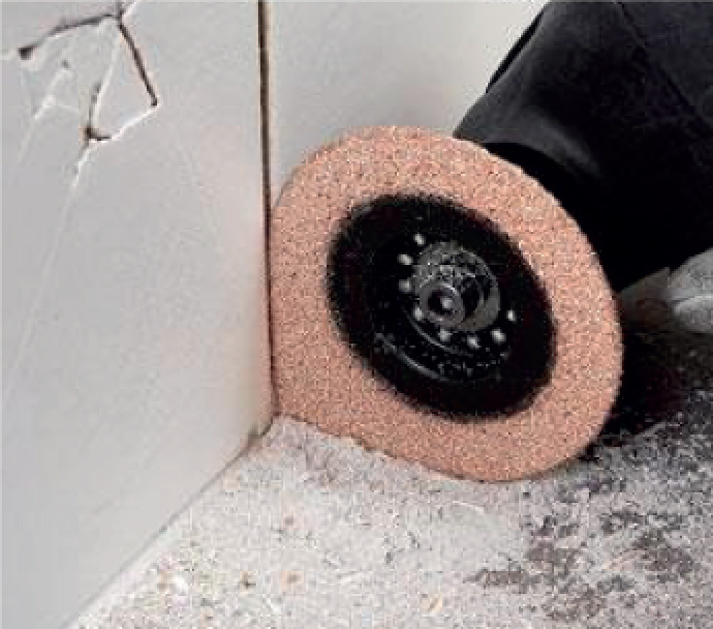 Насадка для МФИ ПРАКТИКА режущая - шлифовальная для углов, HM, по плитке и дереву, 70 мм (240-324)