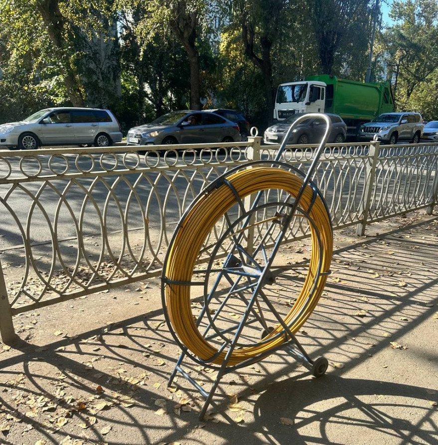 Устройство для затяжки кабеля на тележке УЗК 11/250, стеклопруток Д=11 мм, длина=250 м МАЛИЕН (в комплекте с наконечниками и ремонтными соединителями)