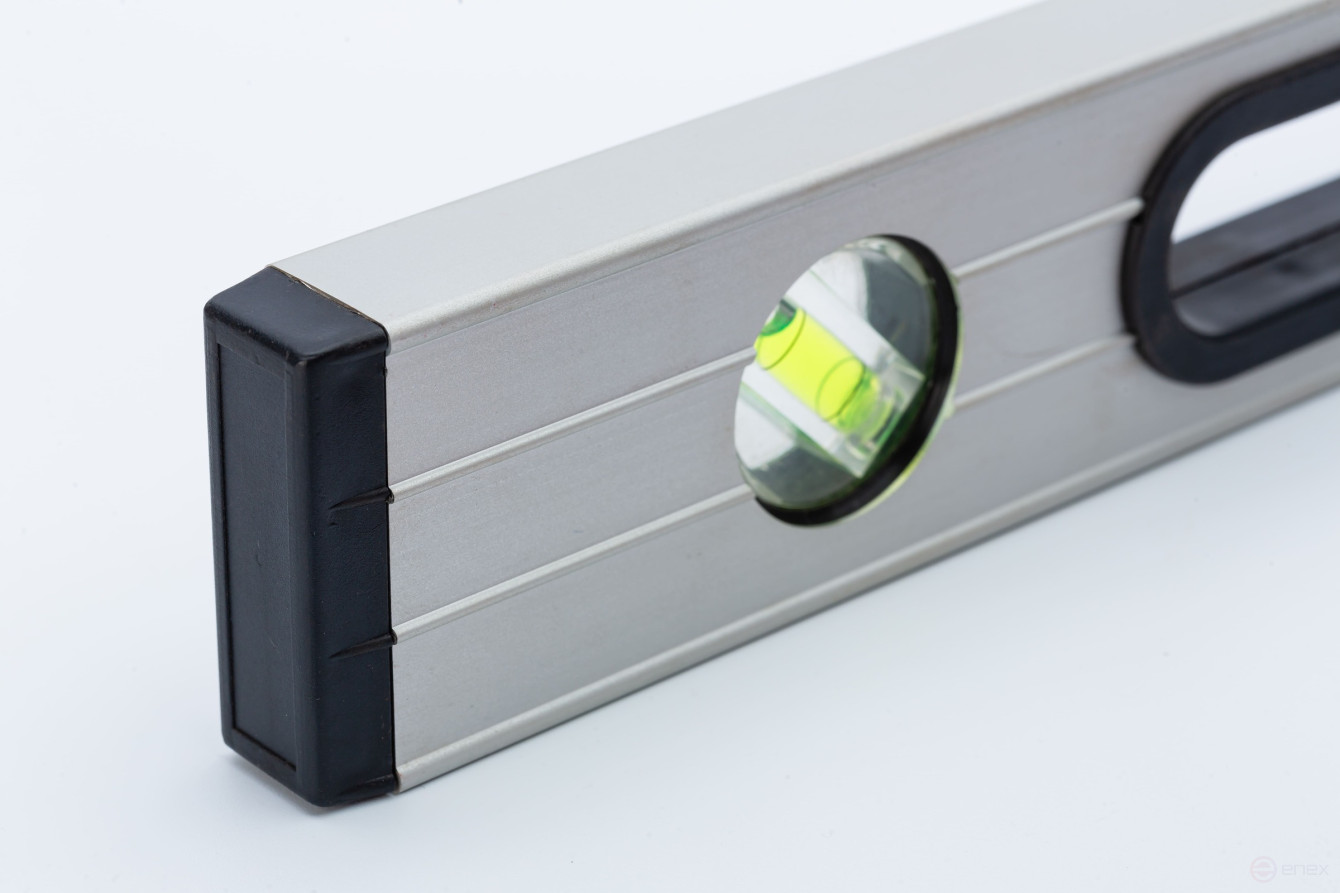 Anodized level with handles (3 acrylic indicators) 120 cm