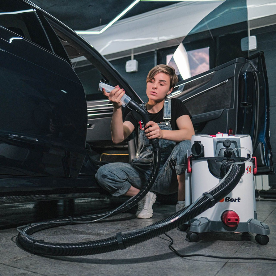 Vacuum cleaner for dry and wet cleaning BORT BAX-500E